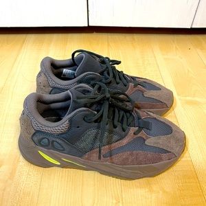 Adidas yeezy boost 700 mauve
